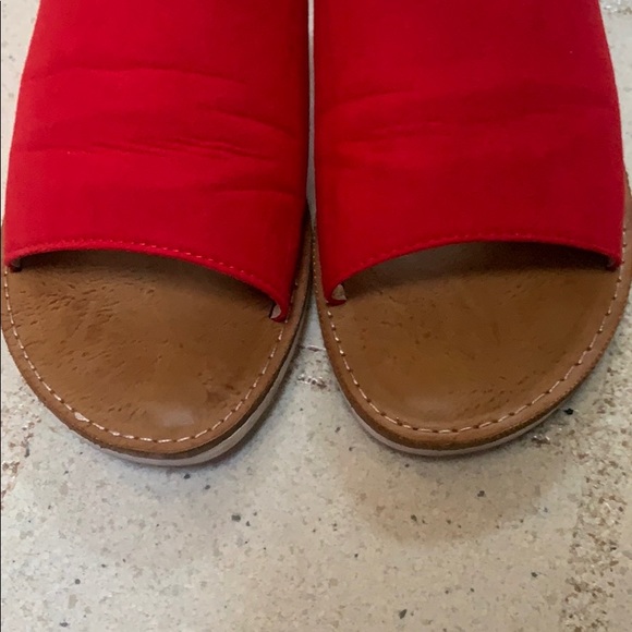 WORN ONCE report red sandals - Picture 2 of 5